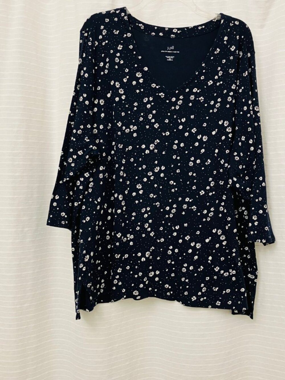 J. Jill Navy Long Sleeve V-Neck Top with White Ditsy Floral